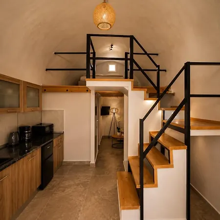 Black Lithos Residences Камари
