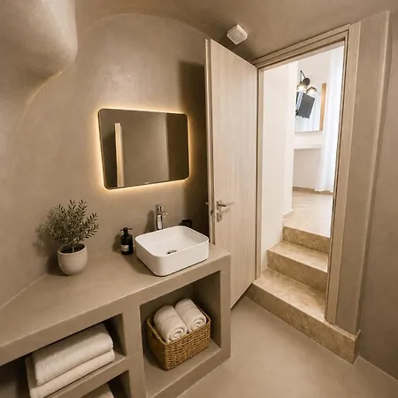 Black Lithos Residences Камари