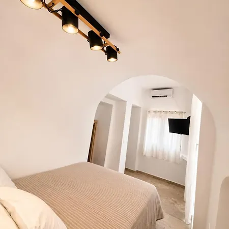 Black Lithos Residences * Камари