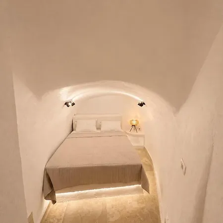 Black Lithos Residences Апартаменты