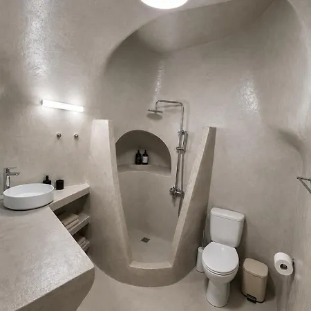 Black Lithos Residences *