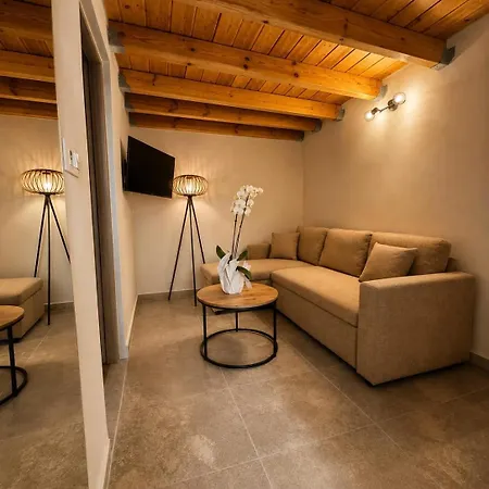 Black Lithos Residences Апартаменты