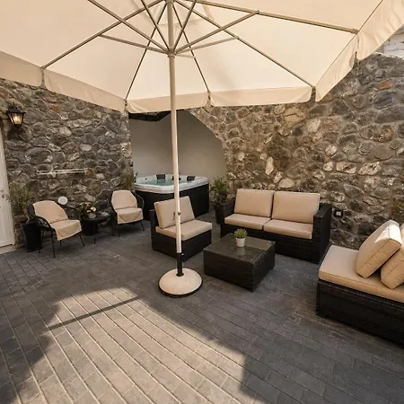 Black Lithos Residences
